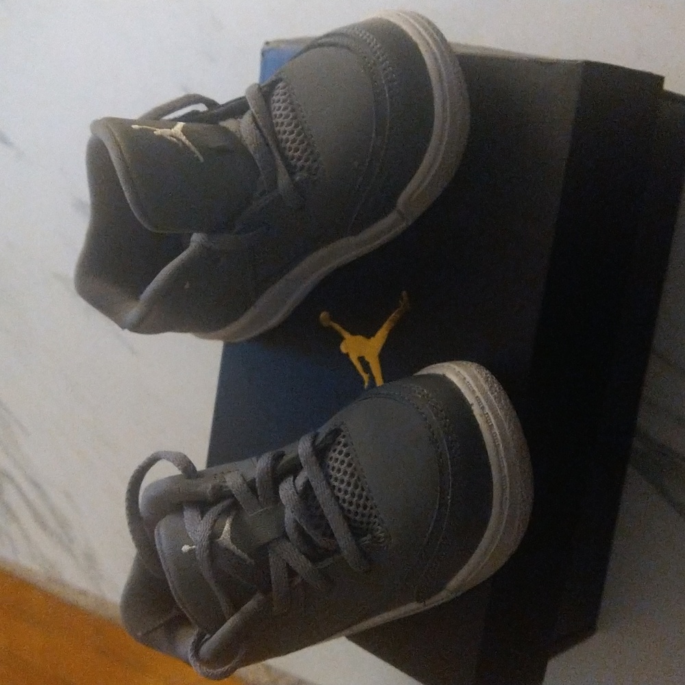 Jordan sneakers size 8c